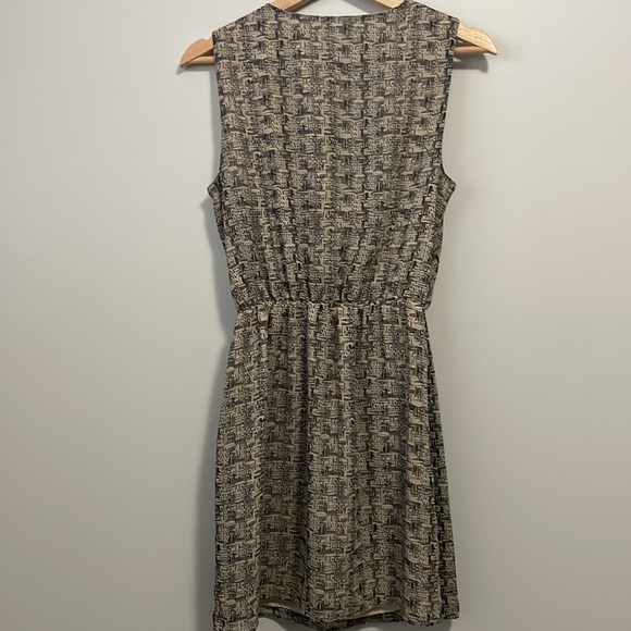Forever 21 sleeveless dress. Size: S - Picture 3 of 5
